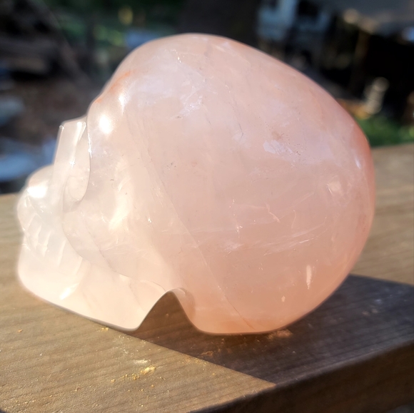 Pink Quartz with red inclusions handcarved skull 💀 - Picture 7 of 12